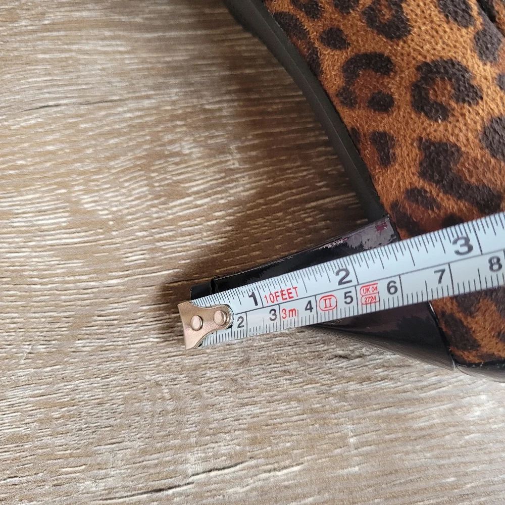 STUART WEITZMAN Leopard Print Bootie Size 8.5M